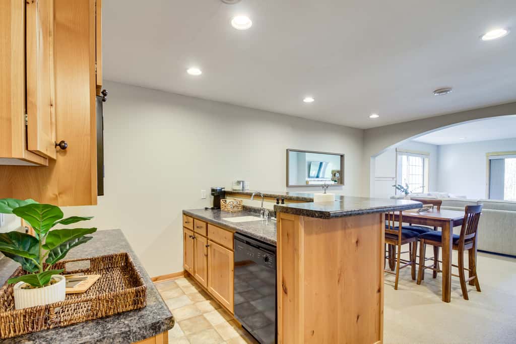 Nisswa Townhome w/ Boat Slip + Gull Lake Access!