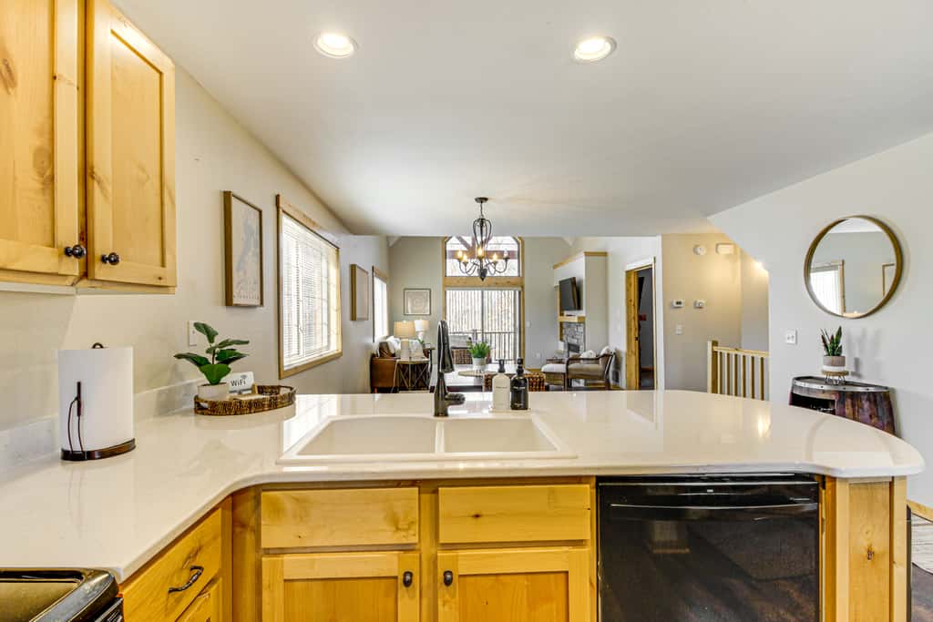 Nisswa Townhome w/ Boat Slip + Gull Lake Access!