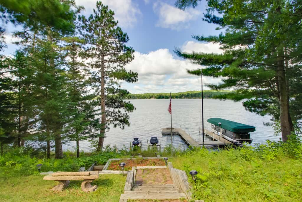 Sprawling Minnesota Home w/ On-Site Lake Access