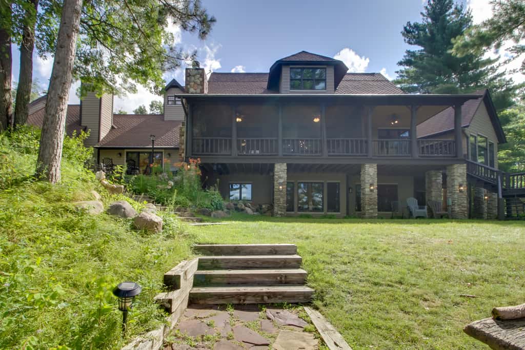 Sprawling Minnesota Home w/ On-Site Lake Access