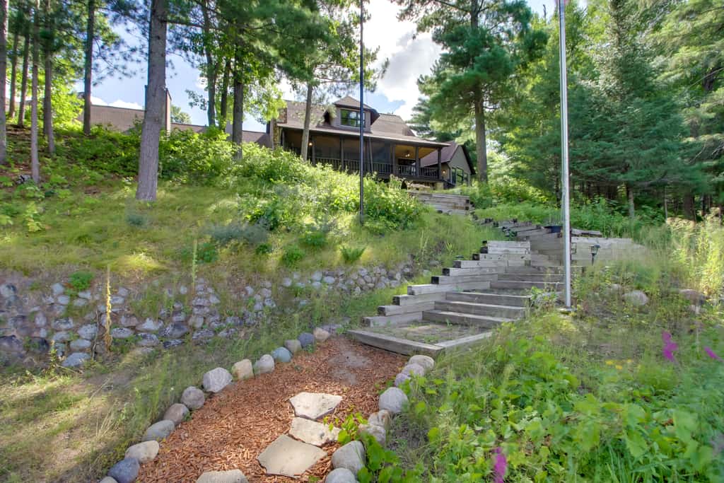 Sprawling Minnesota Home w/ On-Site Lake Access