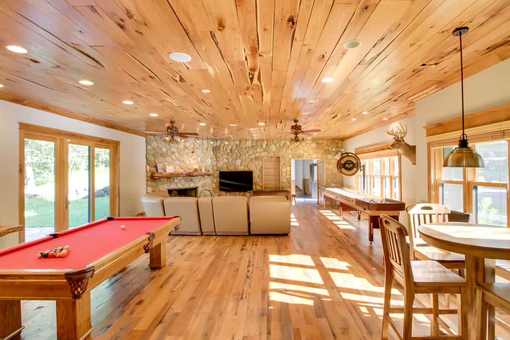 Sprawling Minnesota Home w/ On-Site Lake Access