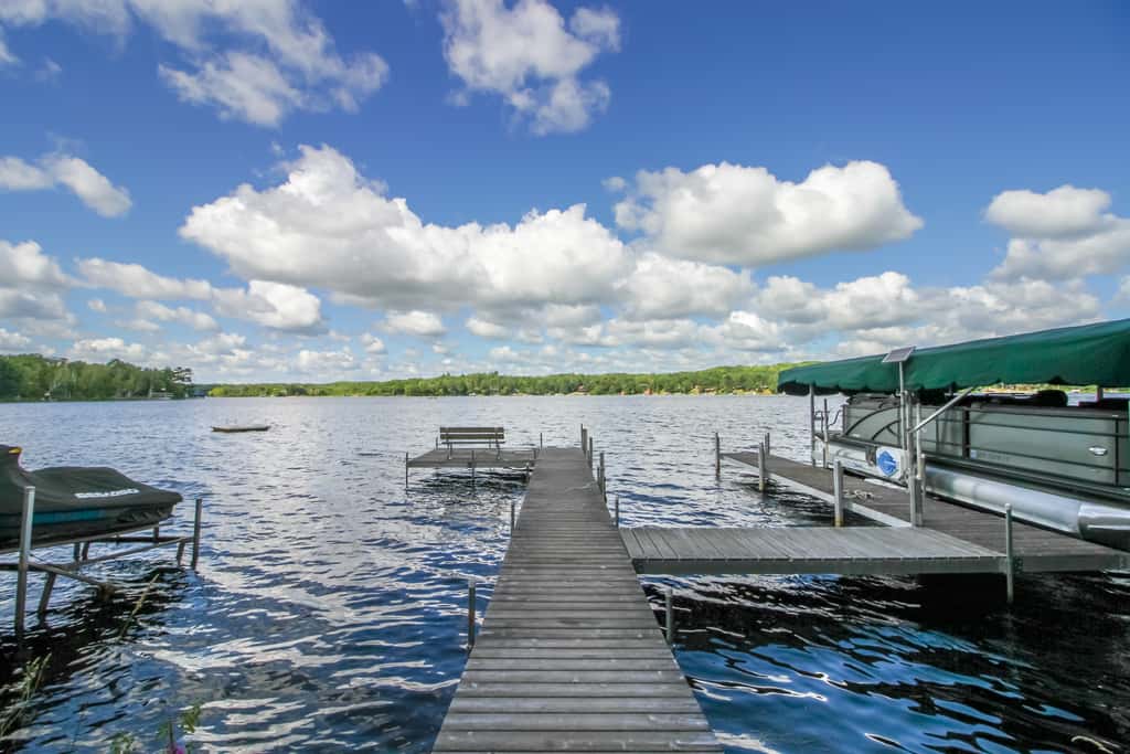 Sprawling Minnesota Home w/ On-Site Lake Access