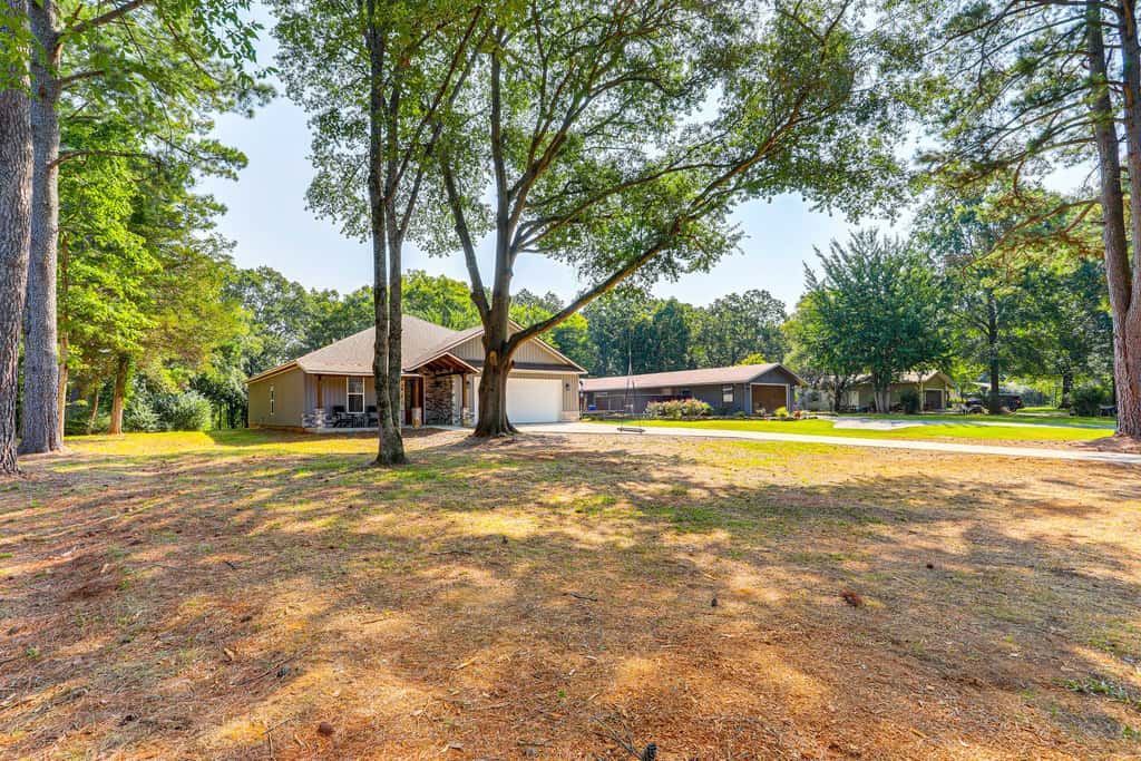 Spacious Heber Springs Home - Easy Marina Access!