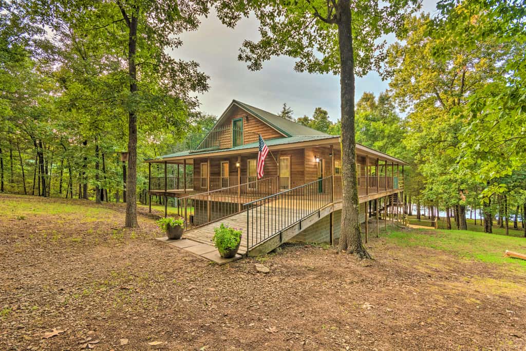 Deck + Fire Pit: Lakefront Hideaway in Scranton!