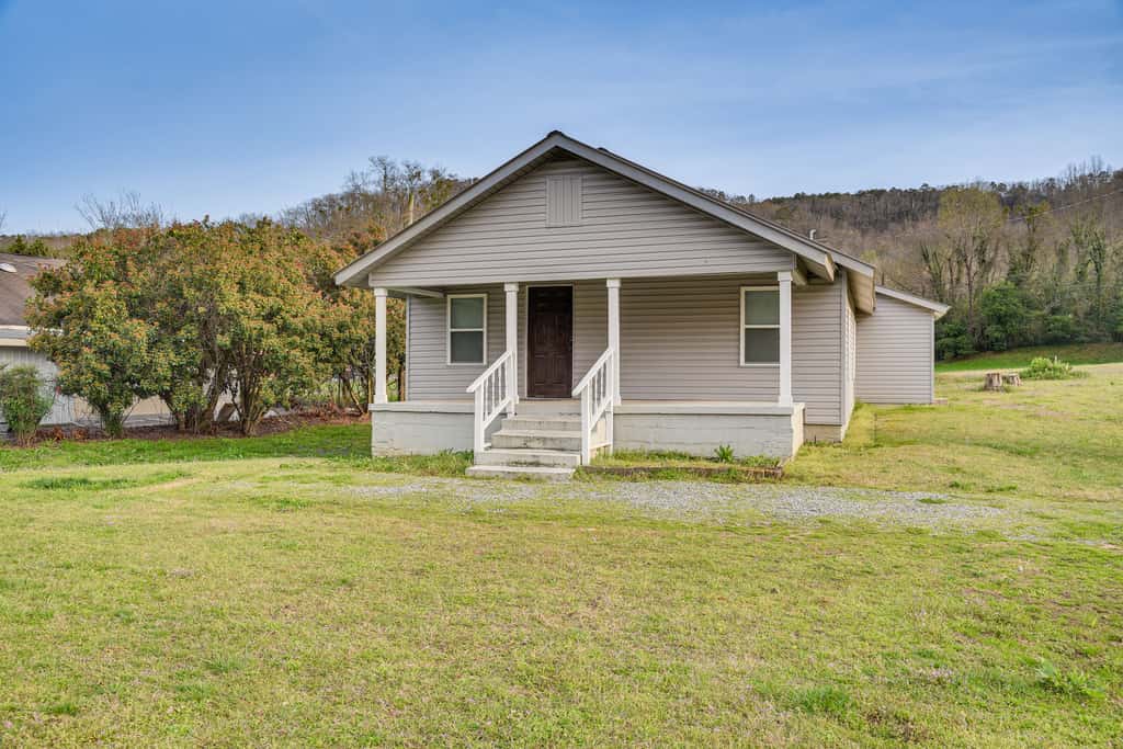 Lake Guntersville Home: 1 Mi to Boat Ramp!