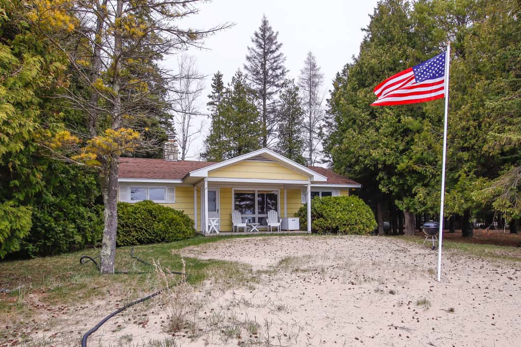 Cozy Baileys Harbor Cottage on Lake Michigan!