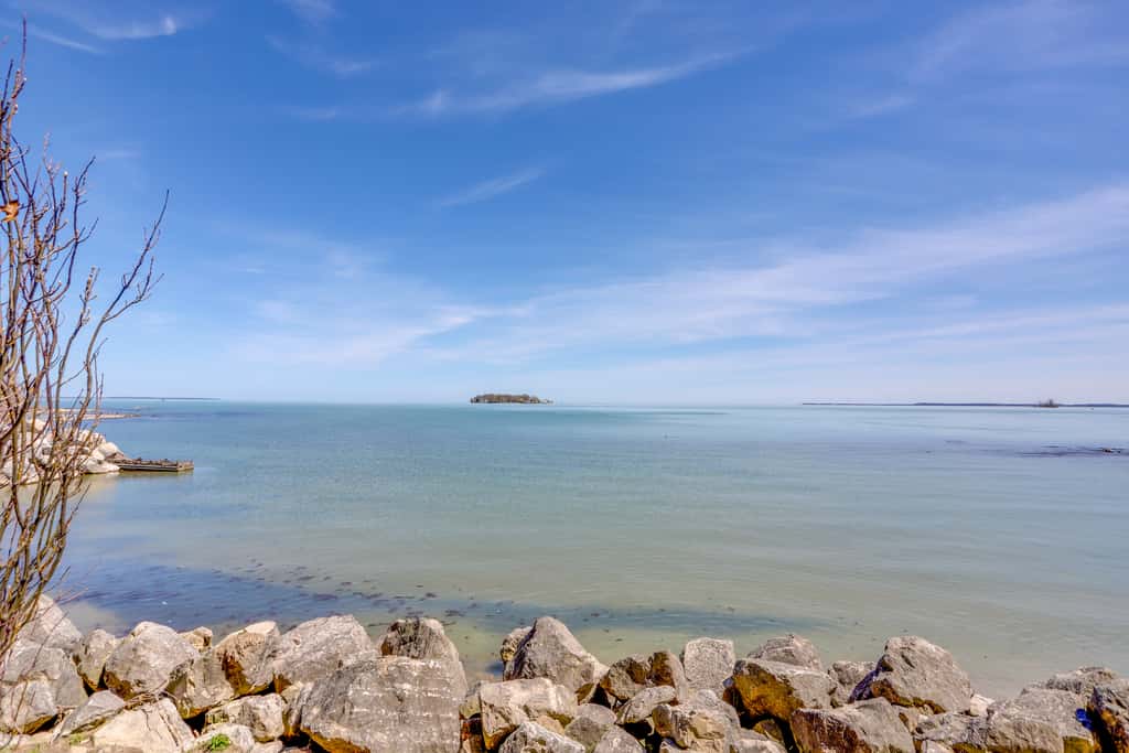 Waterfront Middle Bass Condo w/ Pool Access!