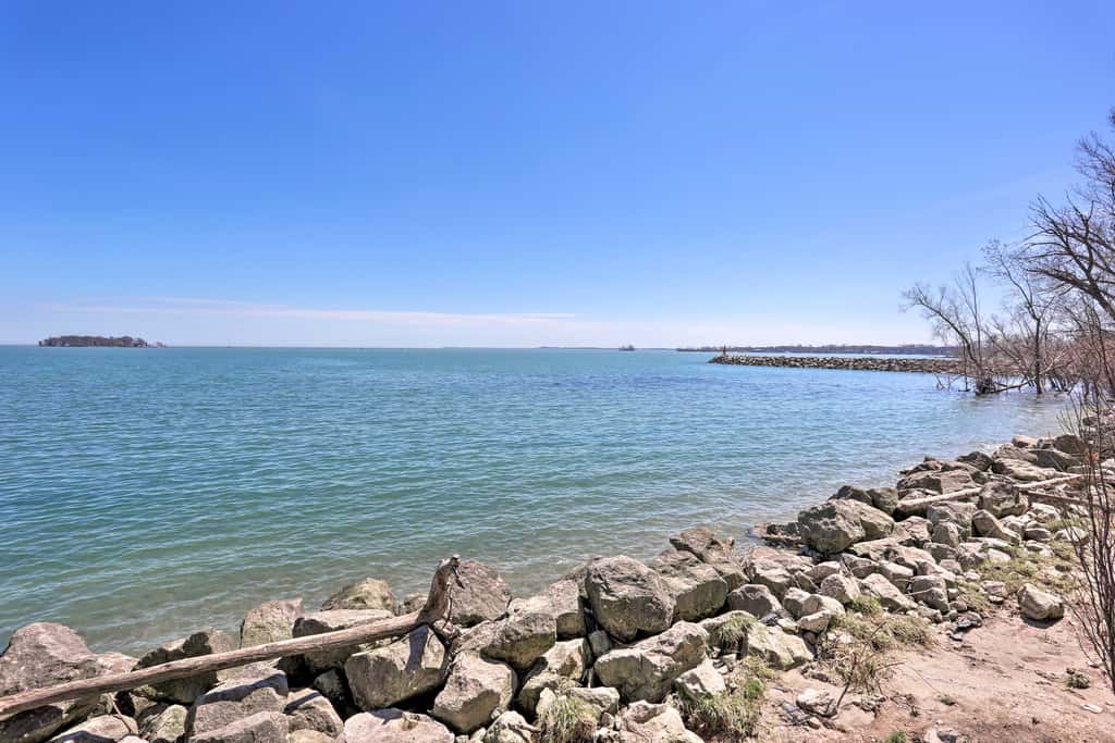 Waterfront Middle Bass Condo w/ Pool Access!