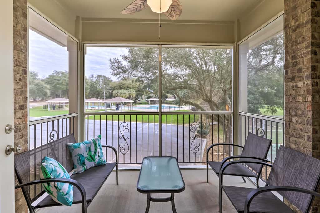 Diamondhead Condo - Marina, Pool Access & Golfing!