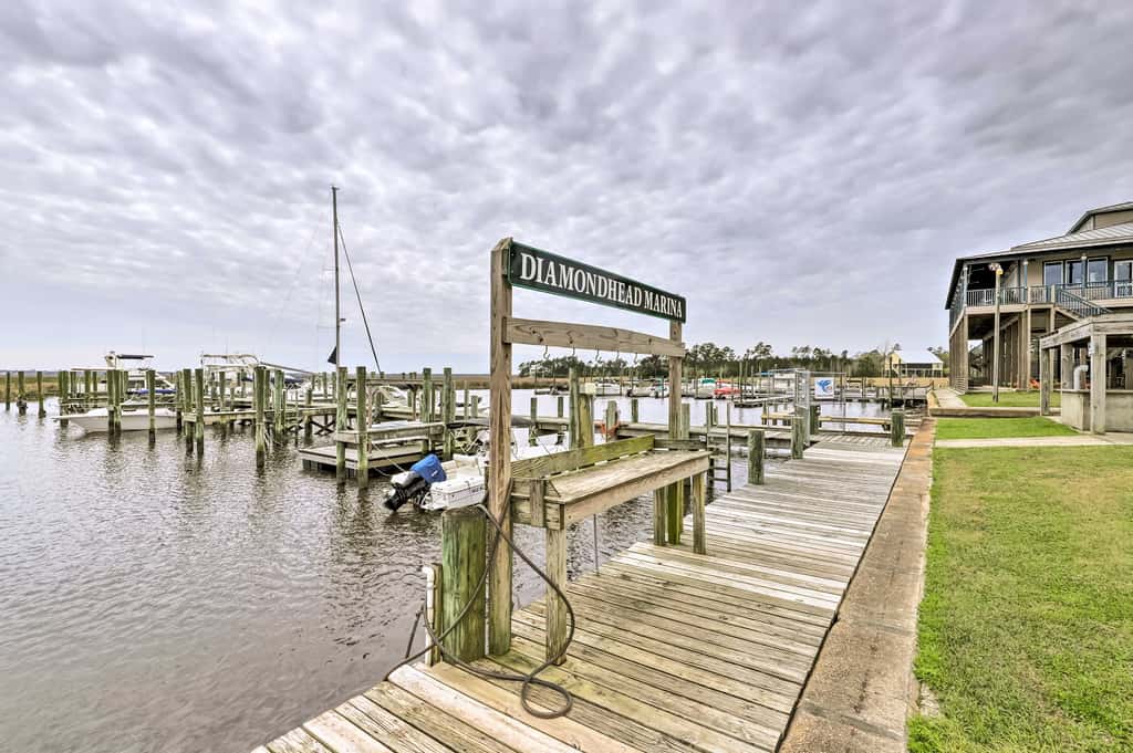 Diamondhead Condo - Marina, Pool Access & Golfing!