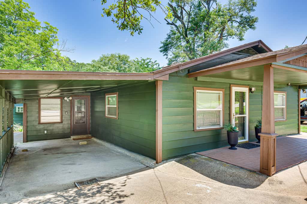 Spacious Deck: Waterfront Home in Gun Barrel City!