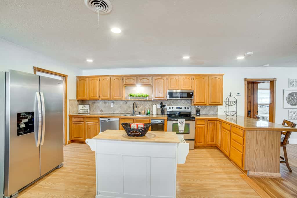 Spacious Deck: Waterfront Home in Gun Barrel City!
