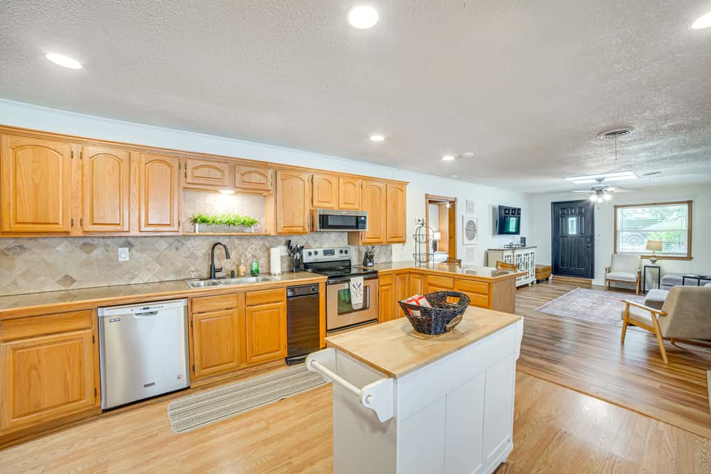 Spacious Deck: Waterfront Home in Gun Barrel City!