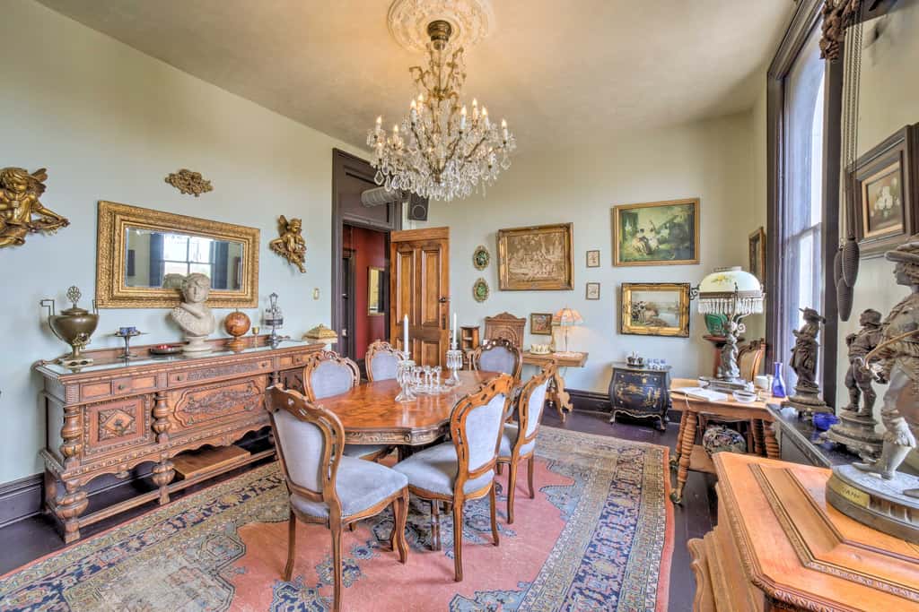 Vintage Apartment in Historic Downtown La Porte