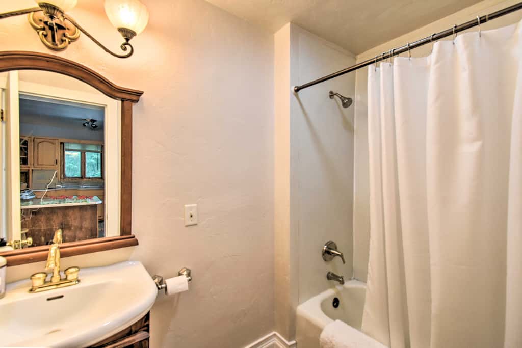 Walkable Lake Elkhart Apt: Dine, Shop, Swim!