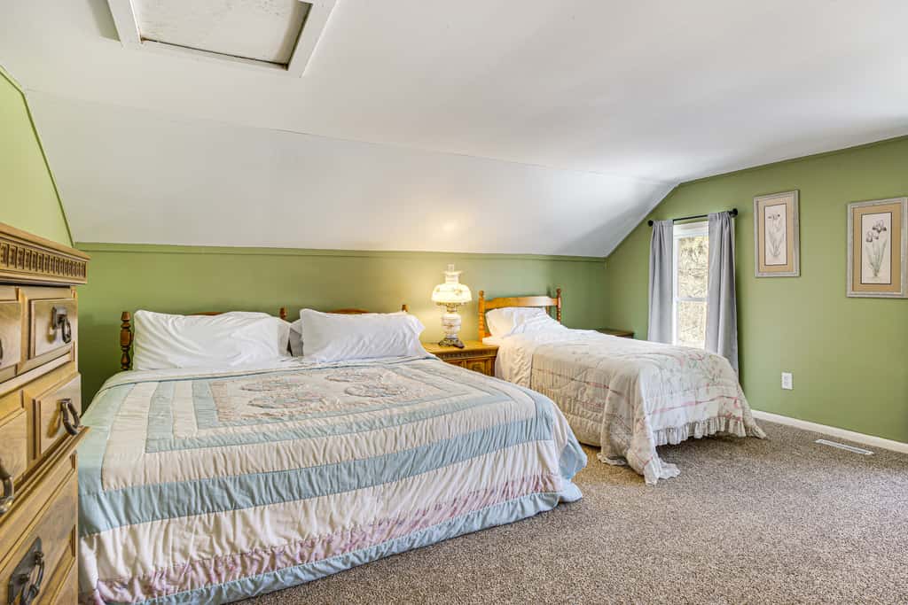 2 Mi to Road America: Pet-Friendly Duplex!