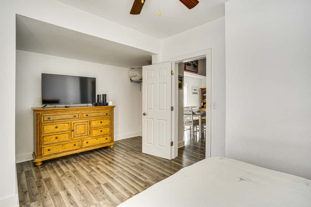 2 Mi to Road America: Pet-Friendly Duplex!