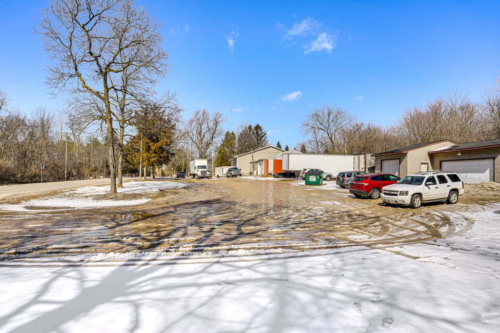 2 Mi to Road America: Pet-Friendly Duplex!