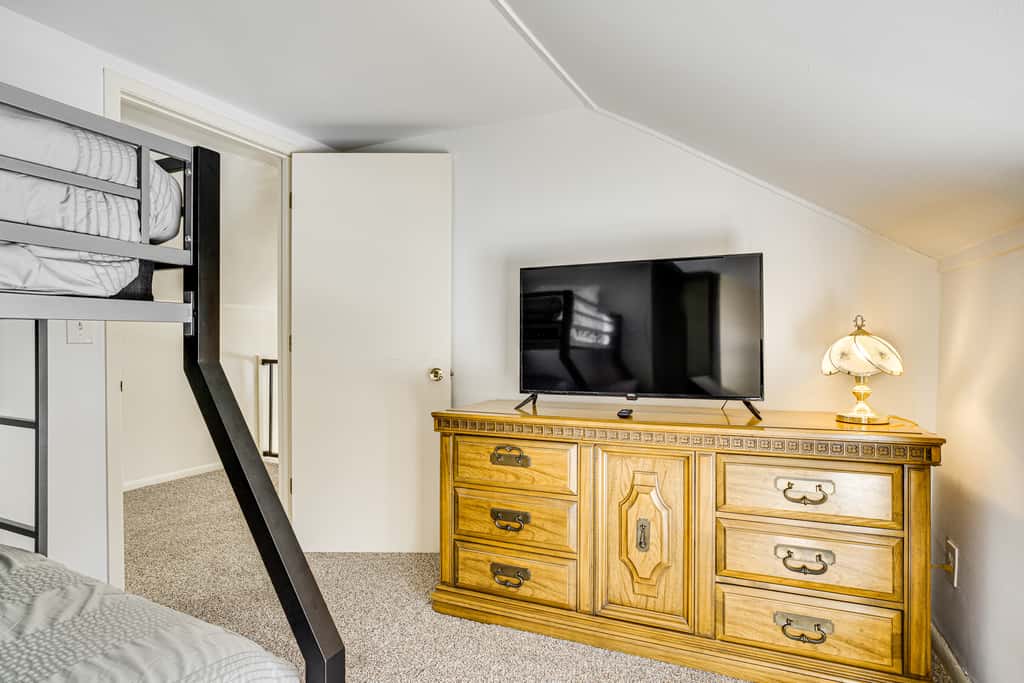 2 Mi to Road America: Pet-Friendly Duplex!