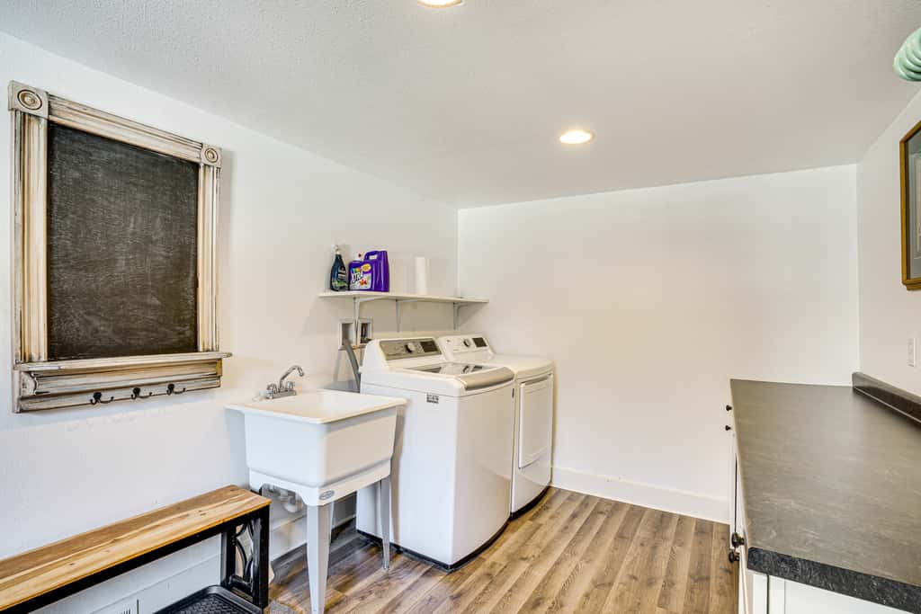 2 Mi to Road America: Pet-Friendly Duplex!