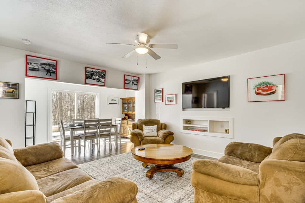 2 Mi to Road America: Pet-Friendly Duplex!