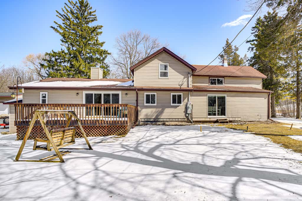 2 Mi to Road America: Pet-Friendly Duplex!