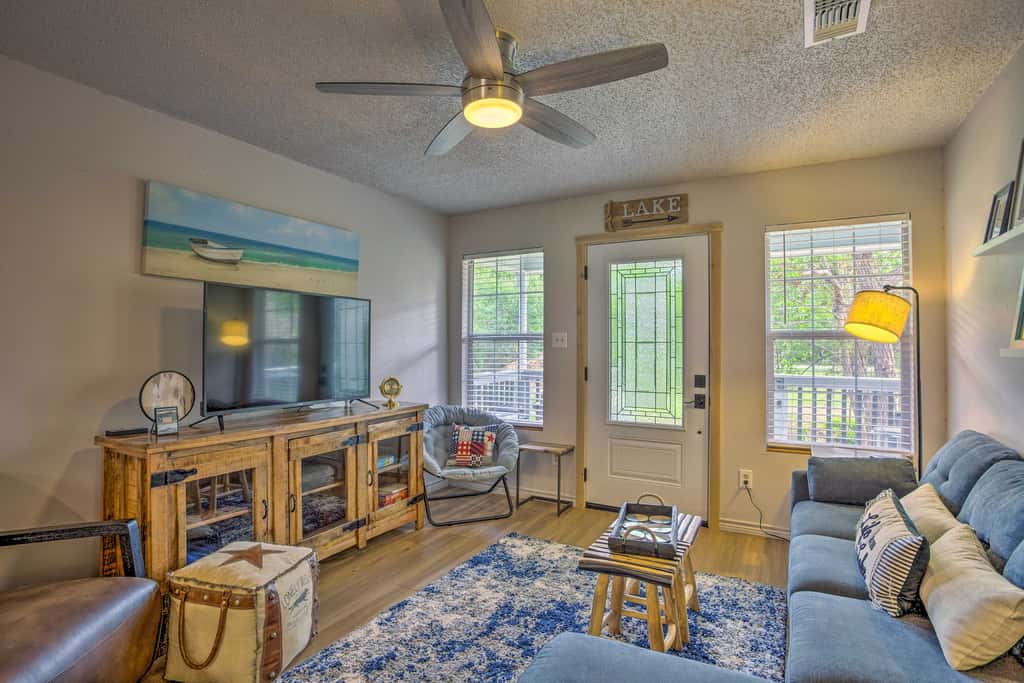 Pottsboro Home w/ Fire Pit  < 1 Mi to Lake Texoma!