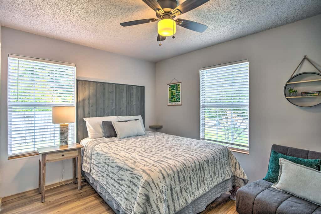 Pottsboro Home w/ Fire Pit  < 1 Mi to Lake Texoma!