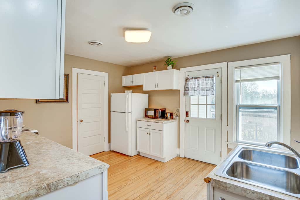 2 Mi to Dtwn: Studio Suite in Sheboygan