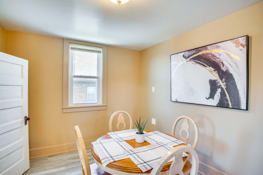 2 Mi to Dtwn: Studio Suite in Sheboygan