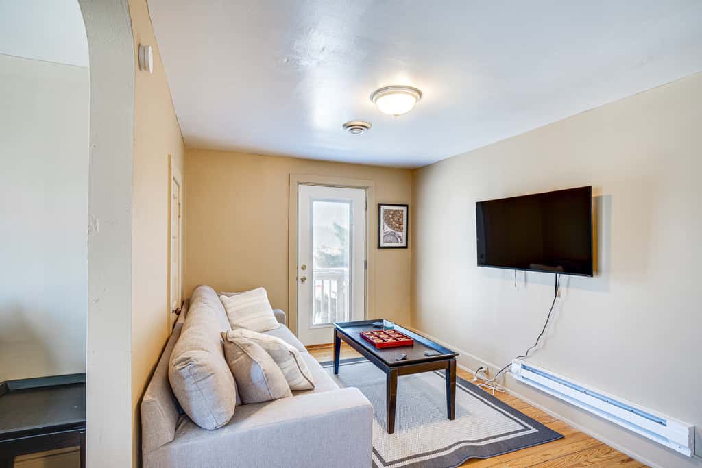 2 Mi to Dtwn: Studio Suite in Sheboygan