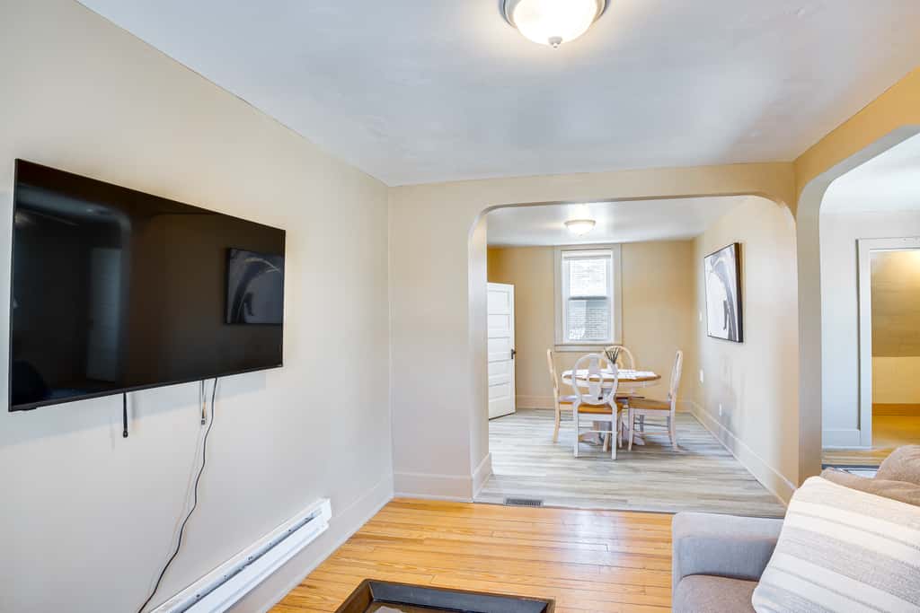 2 Mi to Dtwn: Studio Suite in Sheboygan