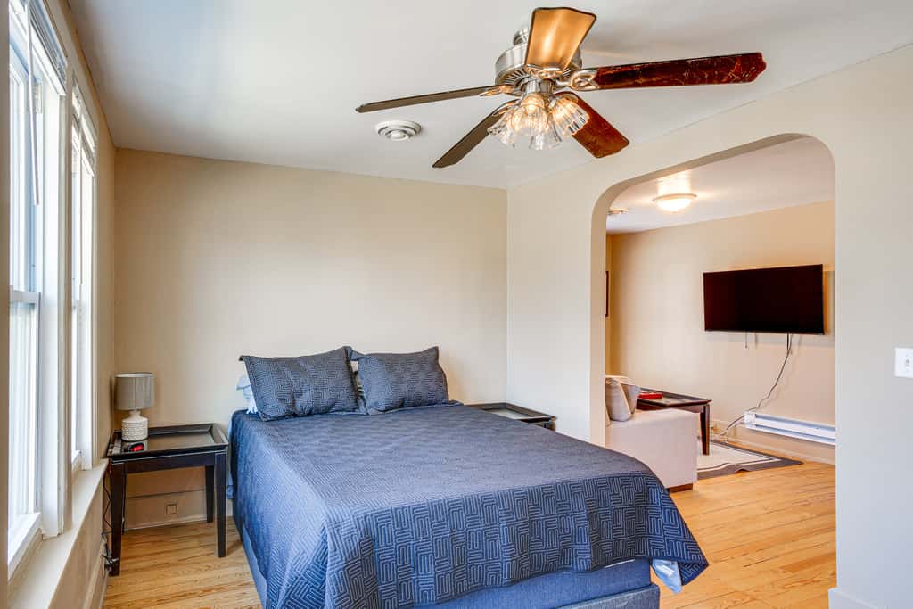 2 Mi to Dtwn: Studio Suite in Sheboygan