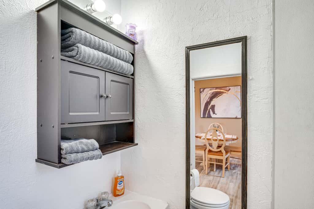 2 Mi to Dtwn: Studio Suite in Sheboygan