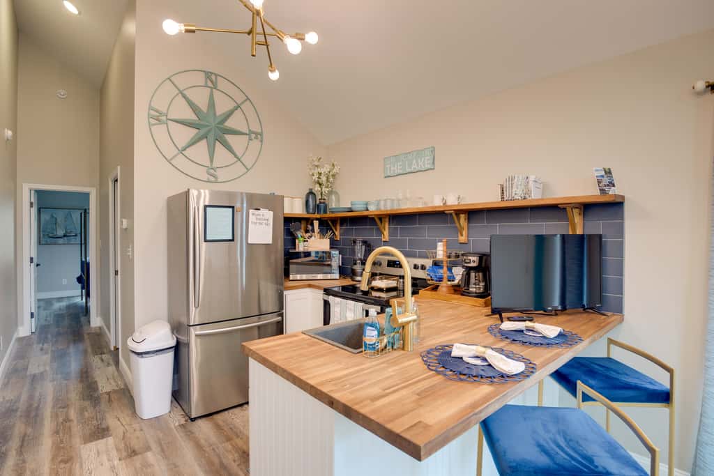 Shared Boat Dock: Lake Guntersville Hideaway!