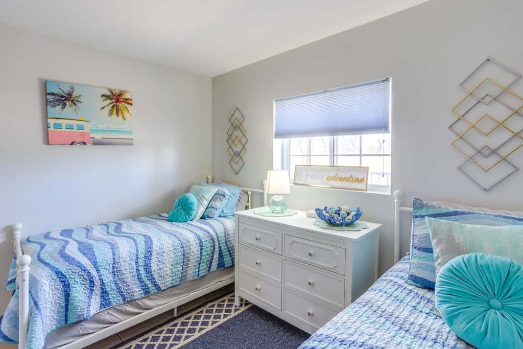 Cozy Lakefront Middle Bass Retreat w/ Balcony