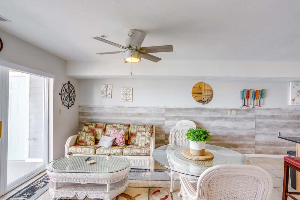 Cozy Lakefront Middle Bass Retreat w/ Balcony