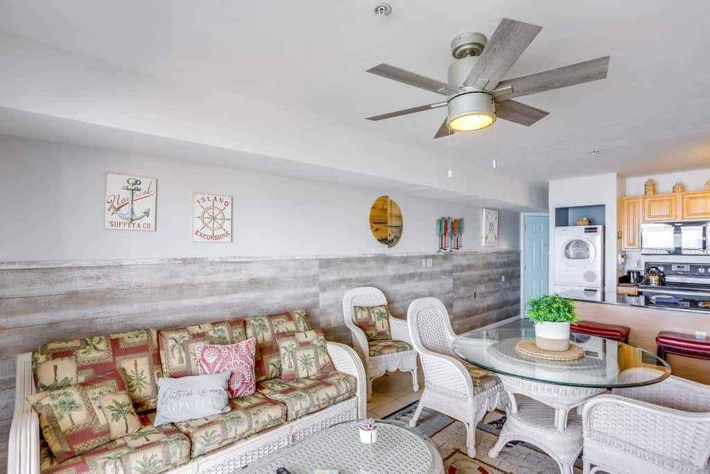Cozy Lakefront Middle Bass Retreat w/ Balcony