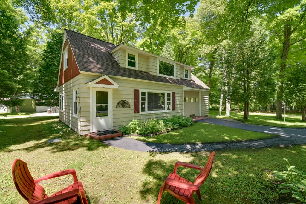 'The Carriage House:' Walk to Peninsula State Park