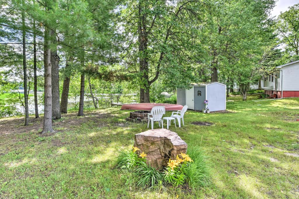 Fishermen's Paradise w/ Fire Pit on Rice Lake!