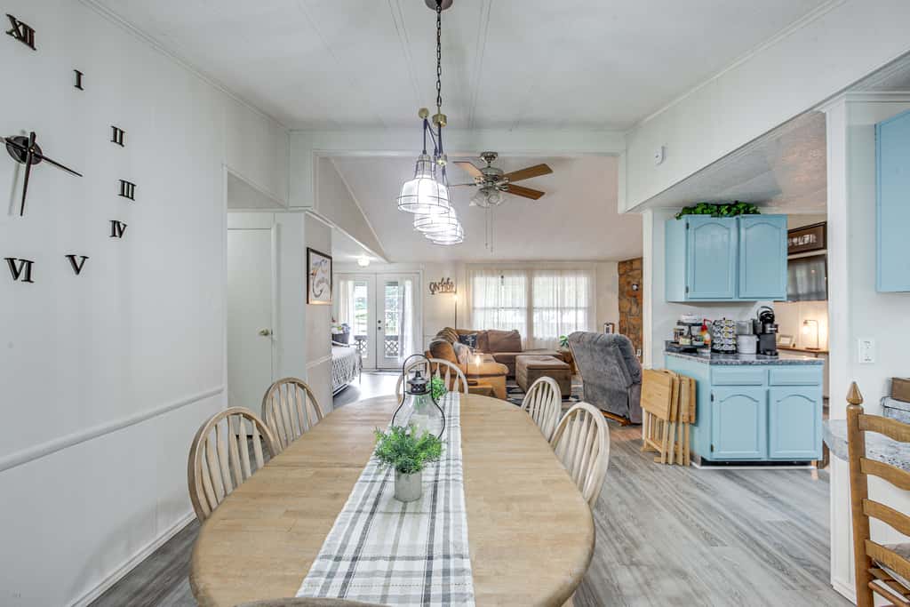 Lakefront Gun Barrel City Home w/ Dock & Deck