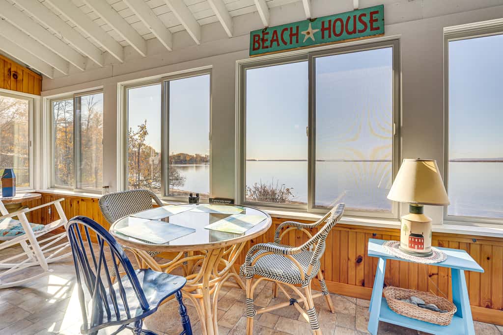 Alburgh Lake House: Private Beachfront!