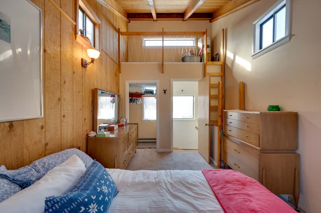Unique Thornton Townhome: Swim, Ski, & Hike!