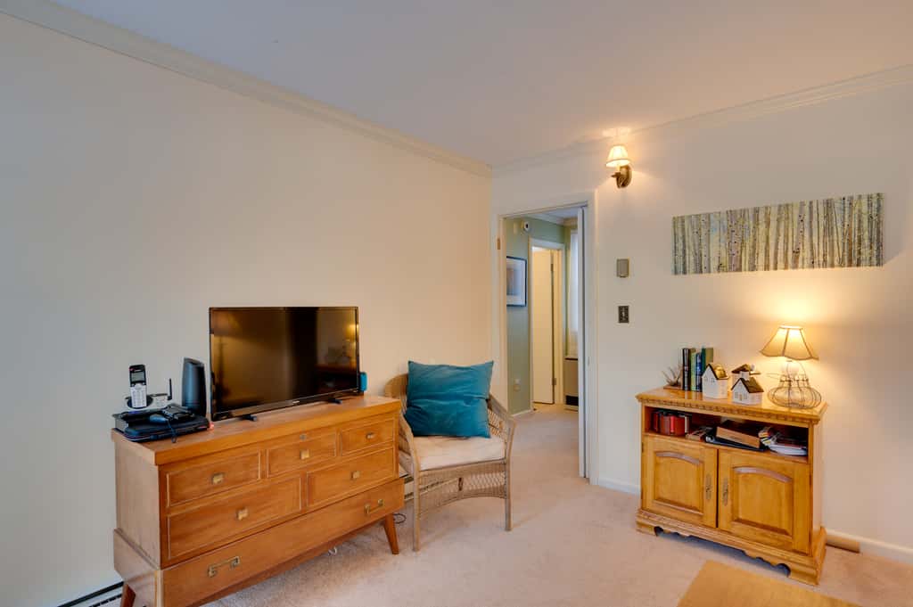 Unique Thornton Townhome: Swim, Ski, & Hike!