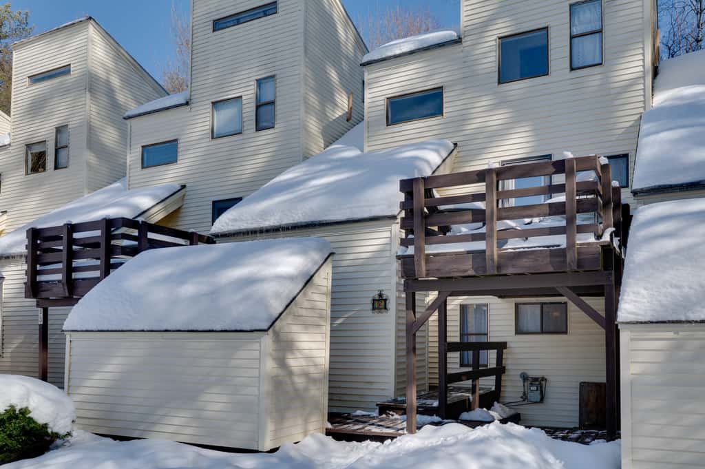 Unique Thornton Townhome: Swim, Ski, & Hike!