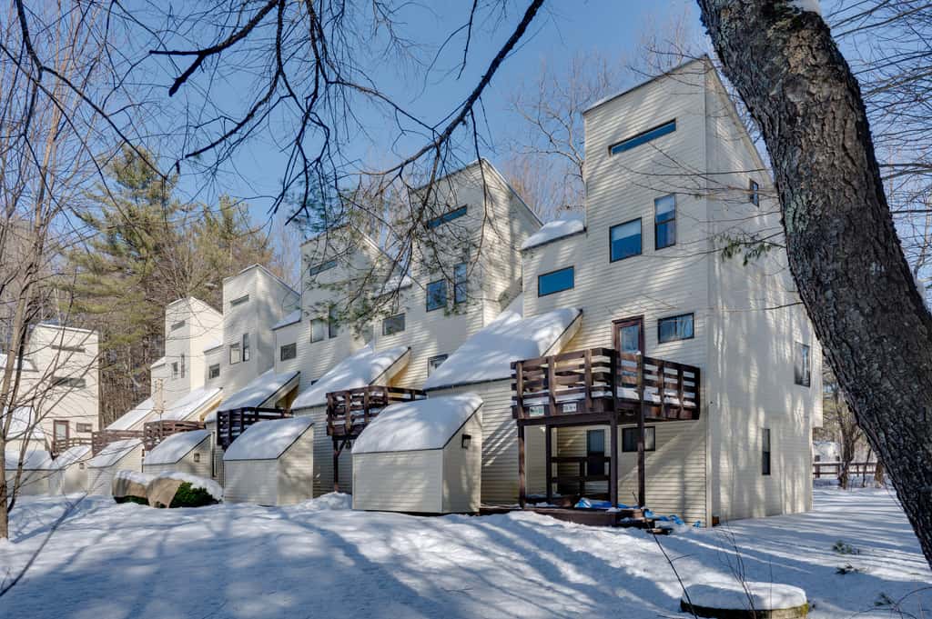 Unique Thornton Townhome: Swim, Ski, & Hike!