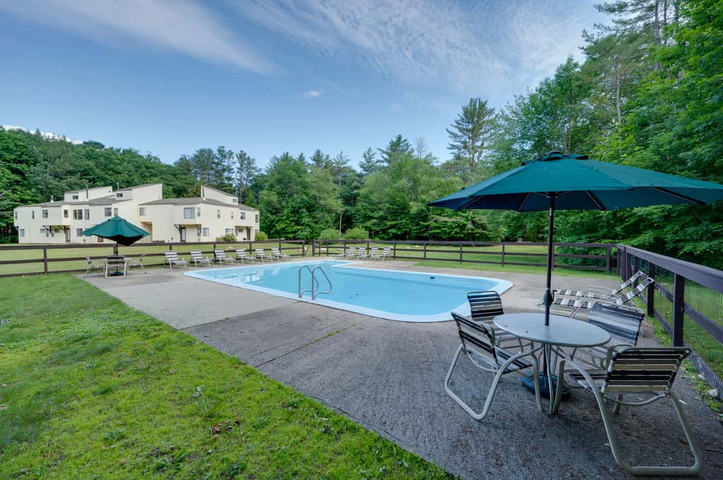 Unique Thornton Townhome: Swim, Ski, & Hike!