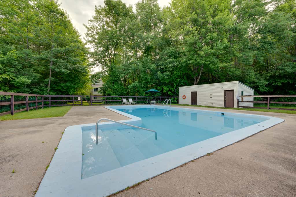 Unique Thornton Townhome: Swim, Ski, & Hike!