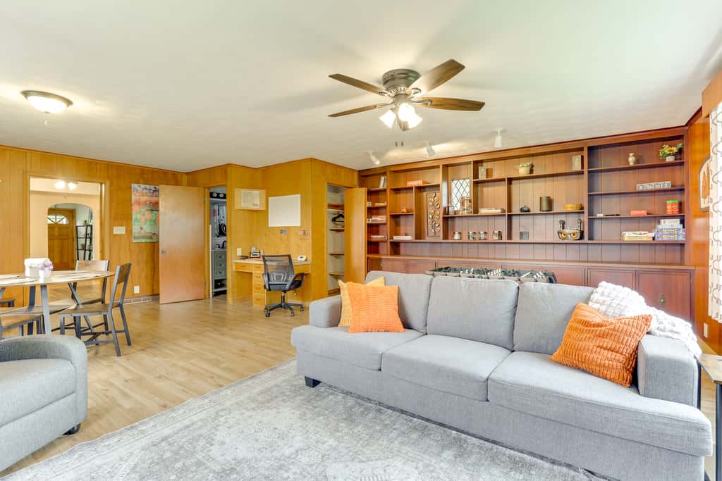 4 Mi to Main Street! Family Getaway in Zanesville